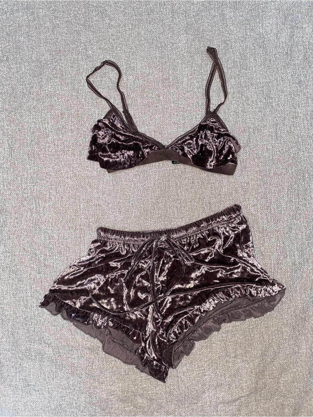 POL Crushed Velvet Lounge Set Bralette & Ruffle Shorts Mocha / Brown Size Small